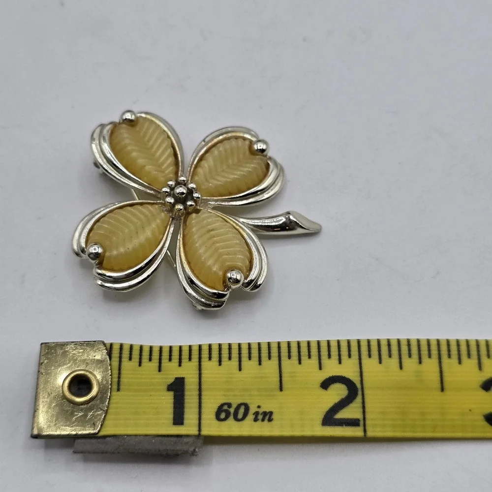 Marboux Vintage Four Leaf Clover Brooch‎ Silver Tone Yellow Lucite Signed 556